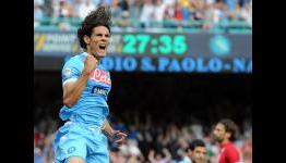 Edinson Cavani on verge of switch to PSG