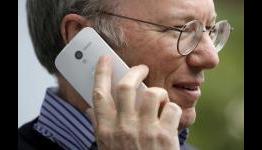 Unannounced Motorola Moto X likely spotted in the hands of Google’s Eric Schmidt