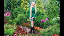 Tea Time and Cosplay With Alice Kirkland