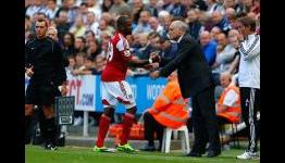 Fulham boss Jol bemoans Bent injury blow