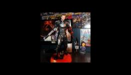Sideshow Collectibles Mass Effect Commander Shepard Statue Review [AnalogHype]