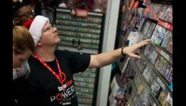 GameStop looking to hire 17,000 employees for PS4 and Xbox One launch
