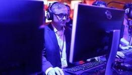 Zynga “not a mobile business” says EA exec