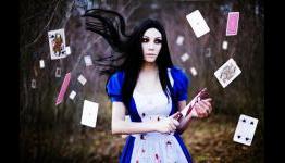 Don’t Lose Your Head Over This Amazing Alice Cosplay