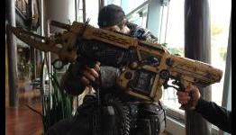 Epic Games to help hospitalized Insomniac artist by auctioning Gears of War lancer replicas