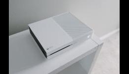 New White Launch Xbox One Images