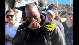 Paul Walker Dead At 40: Tyrese Gibson Joins Fans At Memorial, Breaks Down In Tearful Tribute
