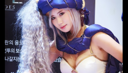 Song Ji Na Cosplays for Legion of Heroes at G-STAR 2013 Video Game Expo