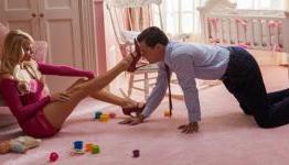 It’s Margot Robbie vs. Leonardo DiCaprio in a Red Band Wolf of Wall Street Clip