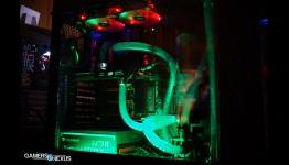 Thermaltake Urban T81 & Core V71 PC Case Hands-On at CES 2014 | GamersNexus