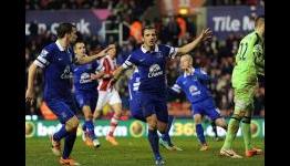 Martinez: Baines Staying For The Champions League