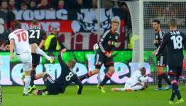 Highlights: Champions League Bayer 04 Leverkusen 0-4 Paris Saint Germain 18/2/14