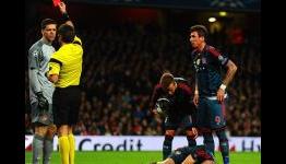 Neuer calls for end to ‘last man’ dismissals after Szczesny red card