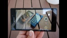 Xperia M2 hands-on photos; sized up against the Xperia Z2