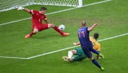 Highlights: Australia 2 – 3 Netherlands ( Fifa World Cup 2014 – 18/6/14 )