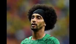Assou-Ekotto headbutts Cameroon team-mate
