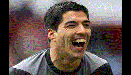 Luis Suarez ‘self-destructs’ in front of Billion+ people
