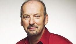 EA hopes to benefit from “great fight” among consoles – Moore