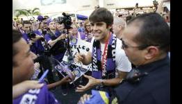 Kaka Mobbed By Legions Of Fans At Airport En Route To Sign For Orlando City