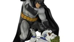 New Batman Suit In Batman V Superman Is Cloth, Looks Like Frank Miller’s Dark Knight Statue