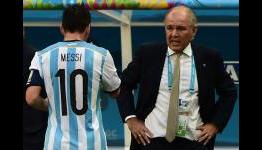 Sabella: Messi is water in the desert