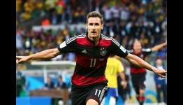 Klose breaks Ronaldo record