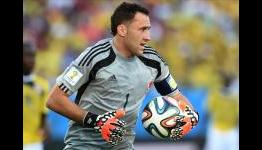 Official: Arsenal sign keeper Ospina