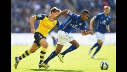 Leicester City 1-1 Arsenal: Sanchez strikes again but Ulloa secures point for Foxes