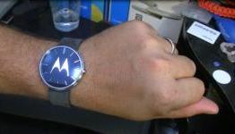 Motorola Moto 360 unboxing and first impressions (Video)