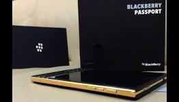 Blackberry Passport Gold Edition spotted in recently surfaced photo