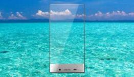 Sharp Aquos Crystal vs Otium U5 – bezelless smartphones