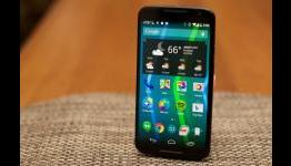 The first phone with Android 5.0 Lollipop is… the 2014 Moto X?!