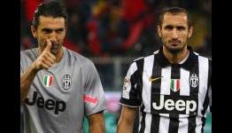 Buffon and Chiellini sign Juventus extension