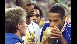 France boss Deschamps to consider farewell Henry call-up