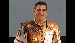 First Look At George Clooney In Hail, Caesar!