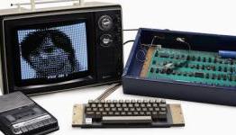 Apple 1 That Steve Jobs Programmed Sells for $365,000