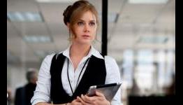 Amy Adams Says Lois Is Key to Info in Batman v Superman: DOJ; Will She Have a Scene with Momoa?