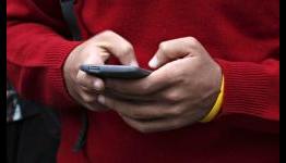 Mobile phone firms agree £5bn deal with government to improve coverage