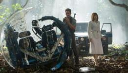 See How the Jurassic World Trailer Shamelessly Rehashes the Original Film