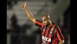 Le Havre confirm Adriano deal