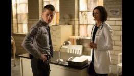 Gotham: Morena Baccarin Says Dr. Leslie Thompkins Won’t Stand For Any BS