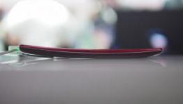 LG G Flex 2 vs Sony Xperia Z4 – Extreme specs and stunning designs