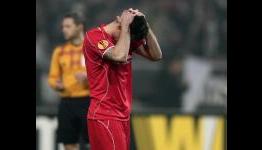 Liverpool fans rally behind Lovren on Twitter