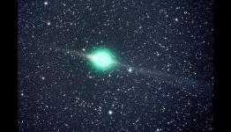 Amazing Photo of Green Comet Lovejoy Captured by Dark Energy Camera