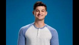 Exclusive Interview: Sirens’ Kevin Bigley Talks Brian’s Love Triangle, Improv & the Season 2 Finale
