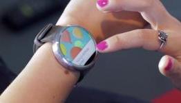 Motorola lets you customize a Moto 360 with new Moto Maker