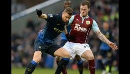 Relentless Premier League challenge hurts Manchester City in Europe, says Dzeko