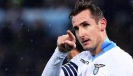 Klose spearheads Lazio surge