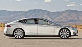 Tesla software update bypasses “range anxiety”