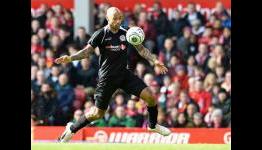 Thierry Henry Shows He’s Still Got It With Ridiculous Fake-Shot Pass